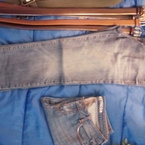 Jeans - Picture 2 of 3